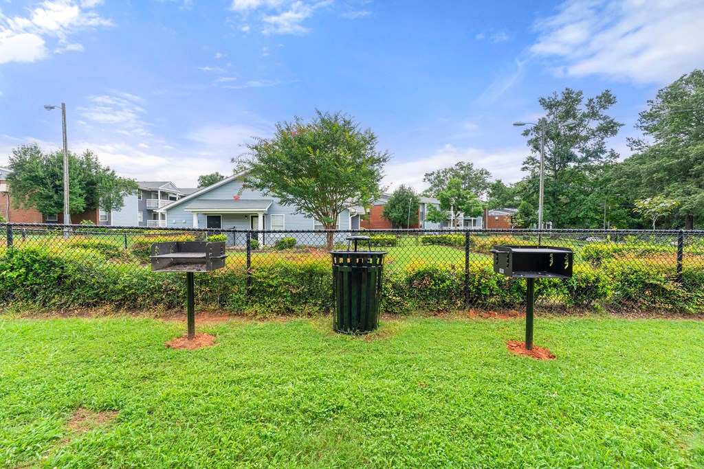 Grill stations at 445 Cleveland in Atlanta , Georgia 30354