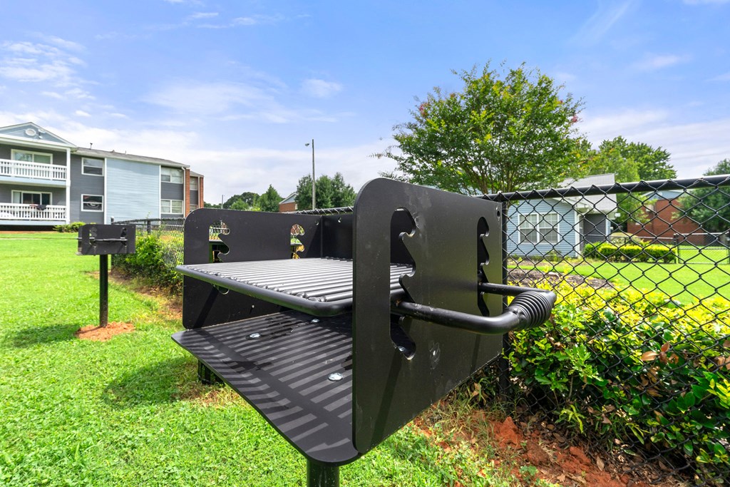 Grill stations at 445 Cleveland in Atlanta , Georgia 30354