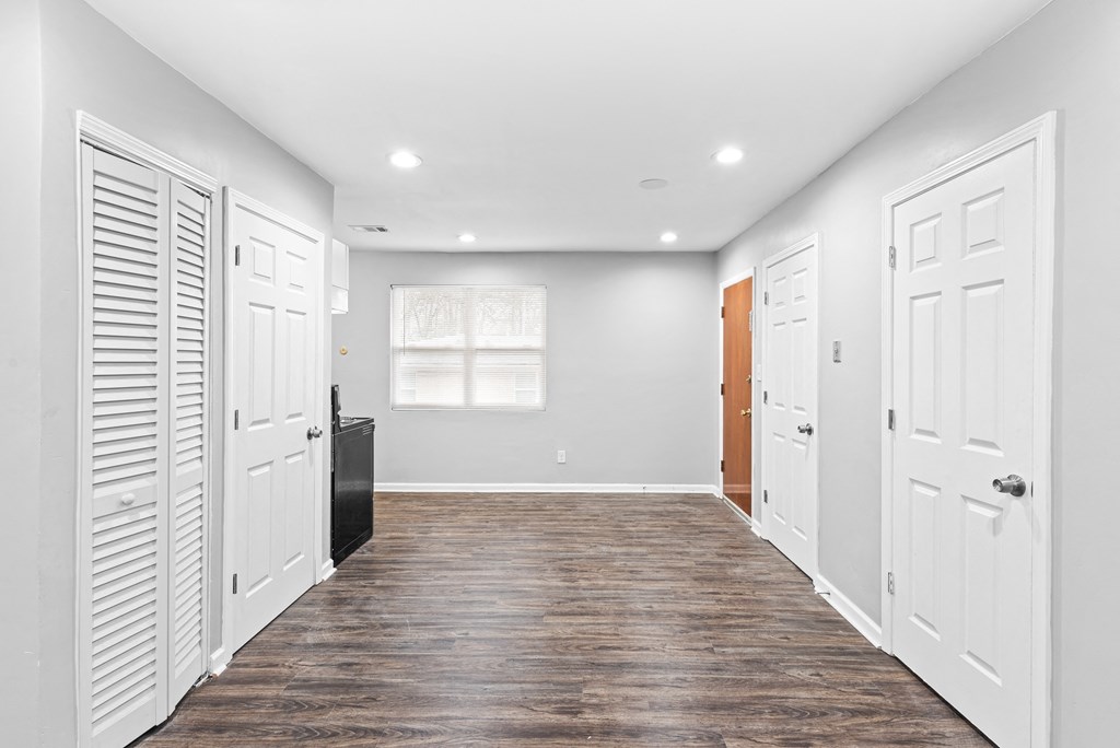 Dining Area at Georgian Oaks Apartments, Smyrna Georgia