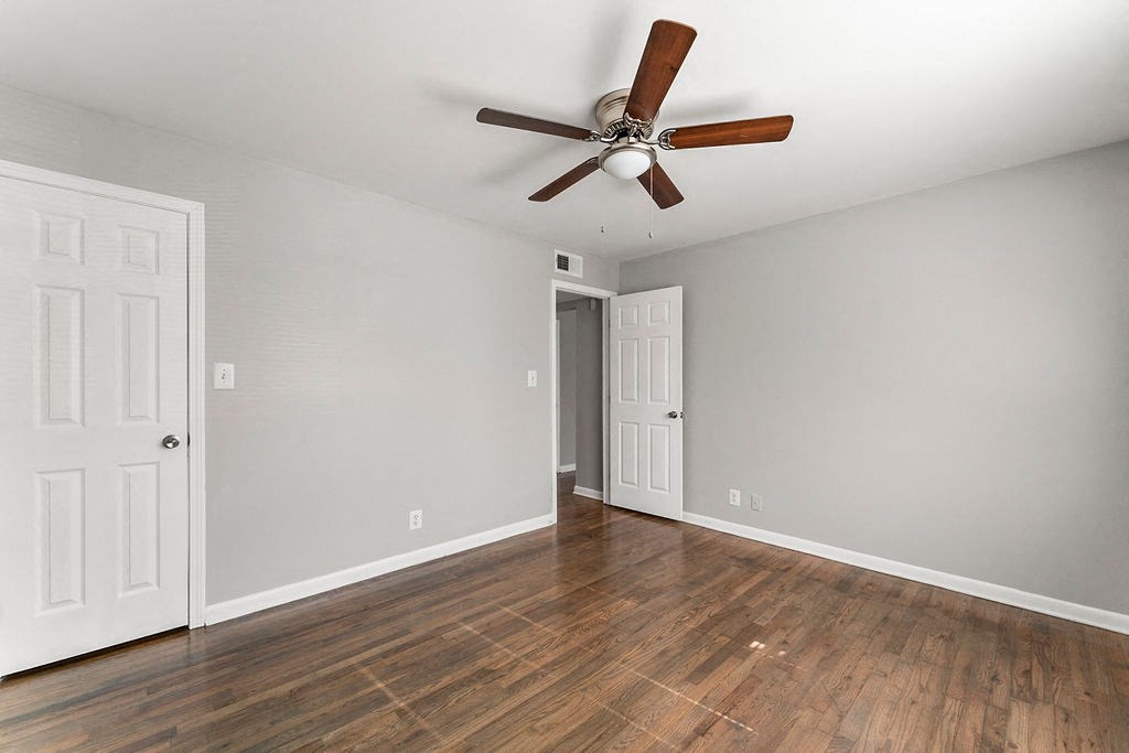 Vacant Bedroom at Gardens at Washington Park 1, Atlanta, GA