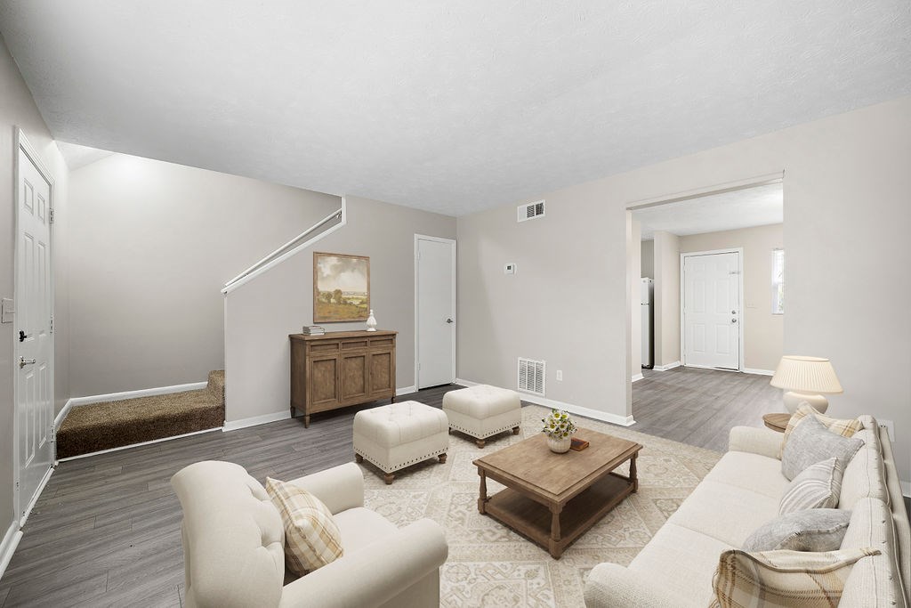 Living Room at Bradford Gwinnett Apartments and Townhomes, Norcross, GA