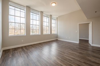 Spacious Living Room New Flooring Throughout - Photo Gallery 7