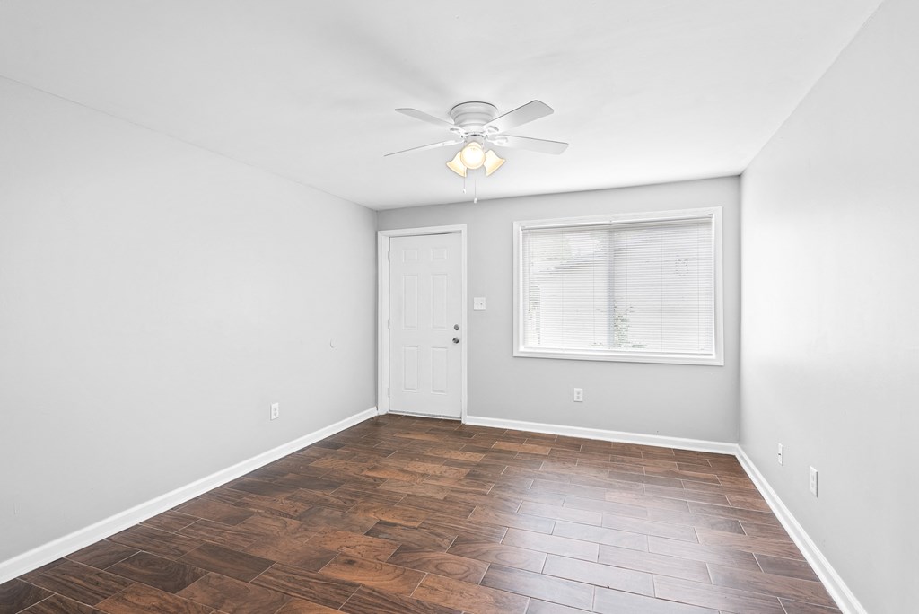 Vacant Living Area at Gardens at Washington Park 2, Atlanta, 30314