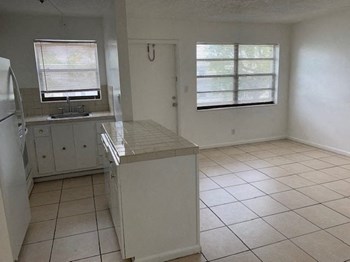 4394 North Federal Highway 1-2 Beds Apartment for Rent - Photo Gallery 2