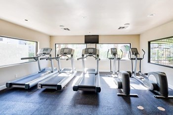 Fitness Center - Photo Gallery 4