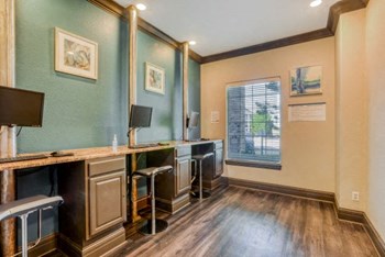 Business Center - Photo Gallery 3