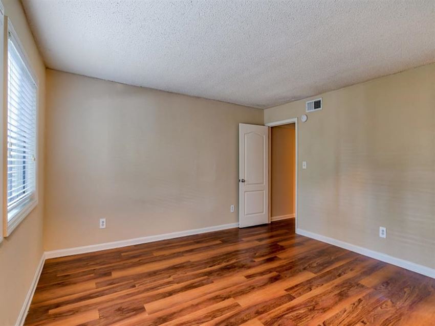 The Lodge On The Chattahoochee Apartments, 9401 Roberts Dr., Sandy