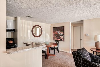 Dining Room - Photo Gallery 6