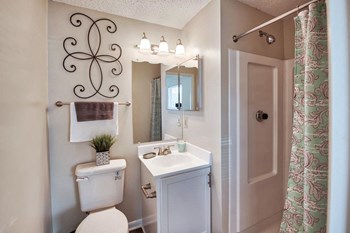 6959 Castle Ct. 1-2 Beds Apartment for Rent - Photo Gallery 6