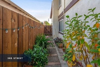 Exterior at 3rd Street - Photo Gallery 3