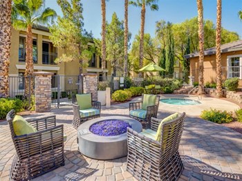 Fireside Lounge by the Pool - Photo Gallery 2