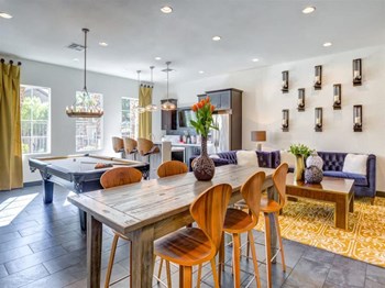 Clubhouse Lounge - Photo Gallery 6