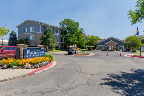 the entrance to platte view park apartments in platte city