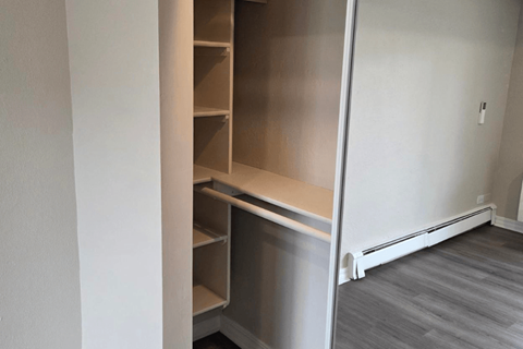 30 Boulder Crescent St Studio-3 Beds Apartment for Rent