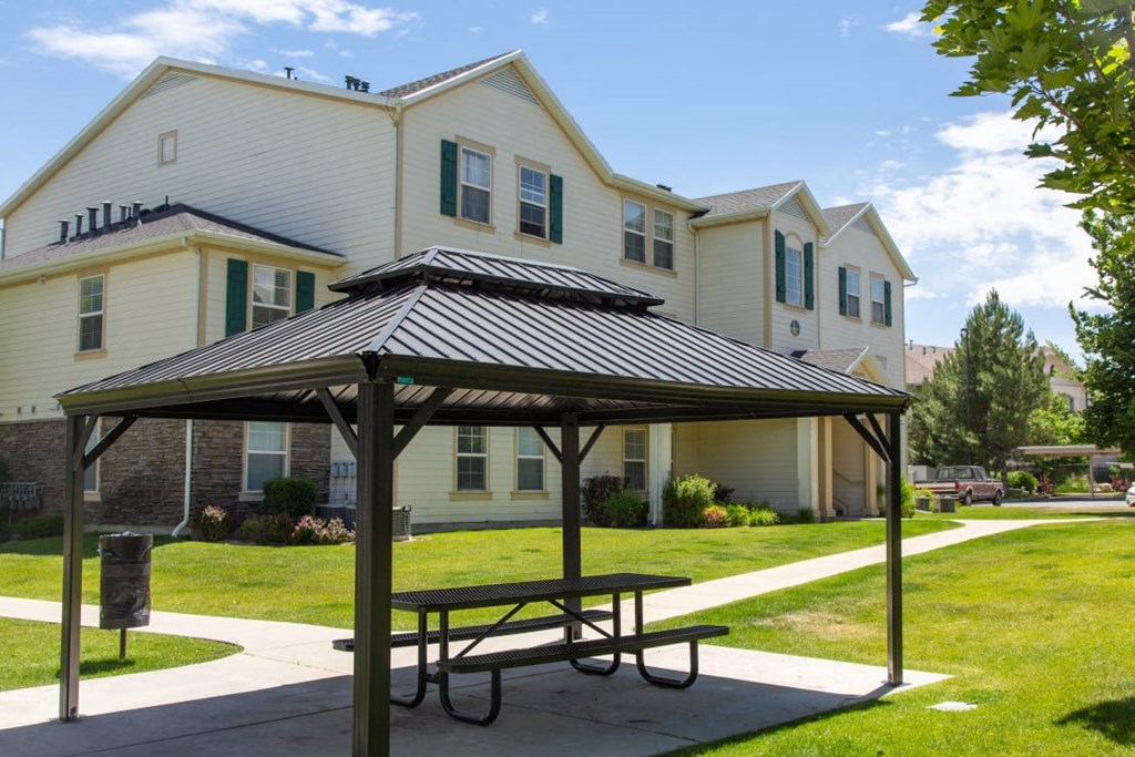 The Bluffs Apartments