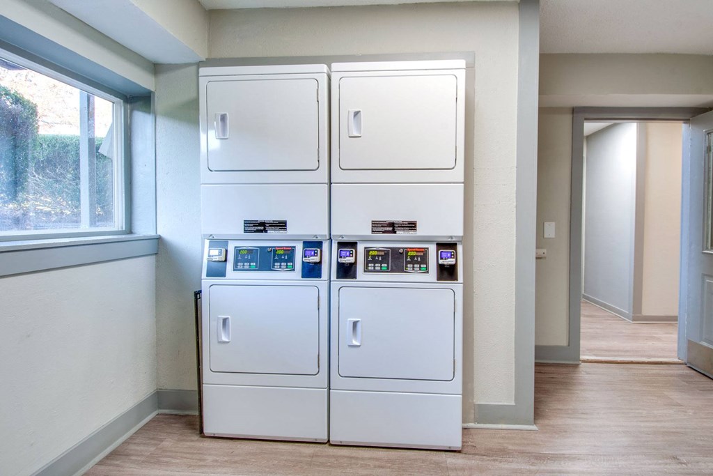 Laundry Center at Nob Hill Apartments, Tennessee