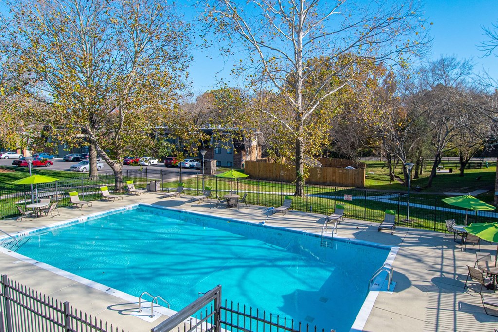 Swimming Pool And Sundeck at Nob Hill Apartments, Nashville, TN