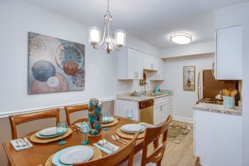 Dining Room and Kitchen View at Nob Hill Apartments, Tennessee, 37211 - Photo Gallery 26