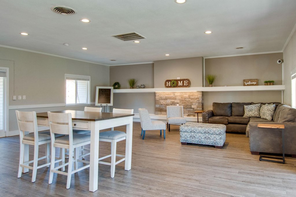 Living Room Come Dining Area at Nob Hill Apartments, Nashville, TN, 37211