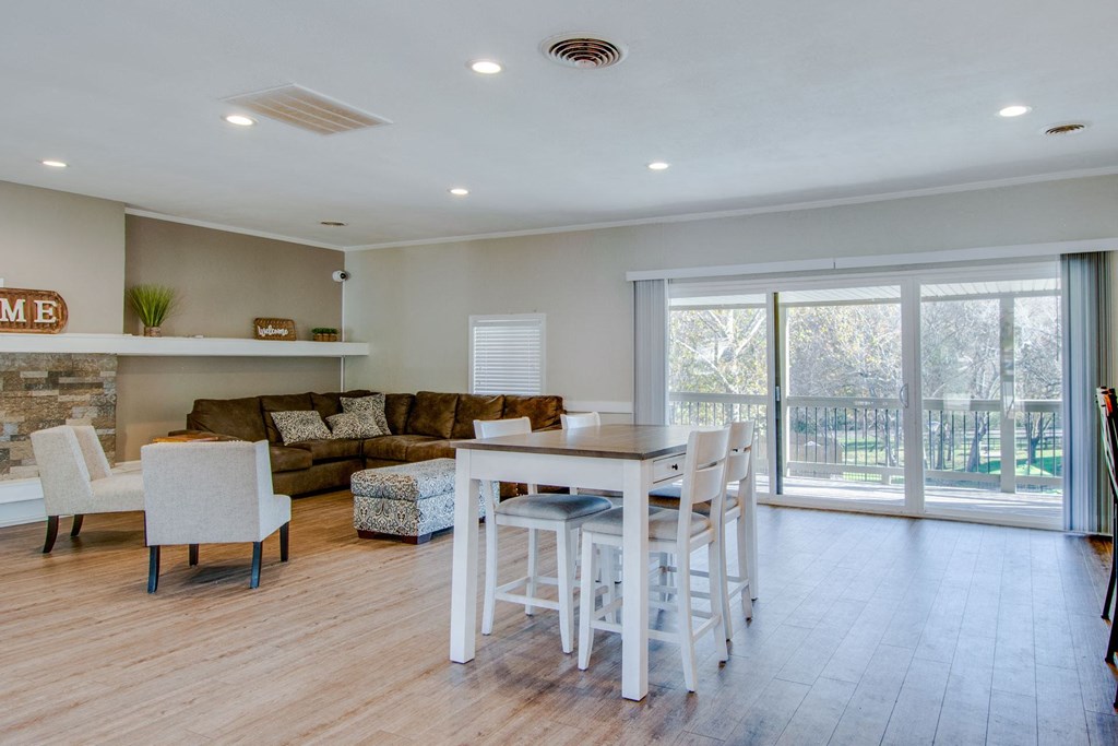 Spacious Living Room at Nob Hill Apartments, Tennessee, 37211