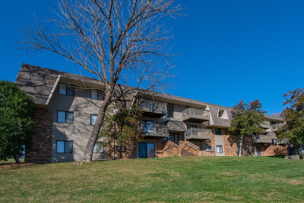 Lush Green Outdoor Spaces at Nob Hill Apartments, Nashville, TN