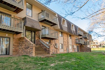 Elegant Exterior View at Nob Hill Apartments, Nashville, TN, 37211 - Photo Gallery 51