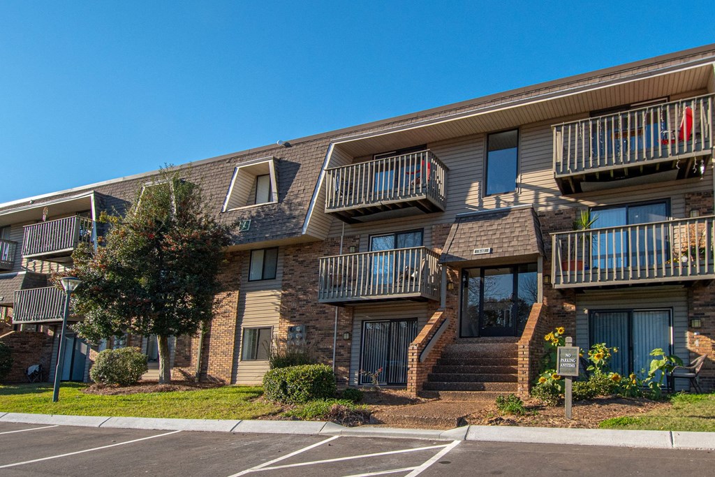 Property Exterior at Nob Hill Apartments, Nashville