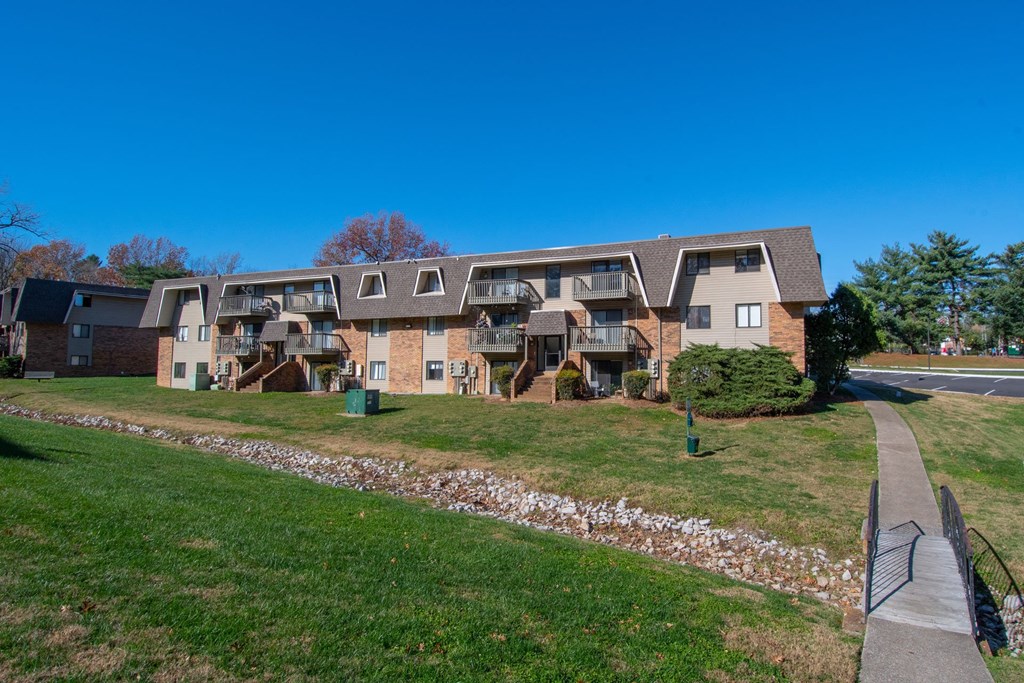 Green Space Walking Trails at Nob Hill Apartments, Nashville, TN