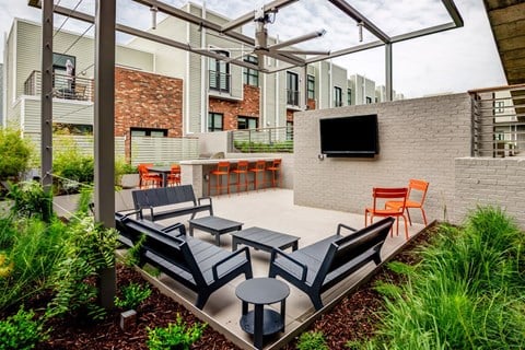 Courtyard With TV at 2100 Acklen Flats, Nashville, TN, 37212