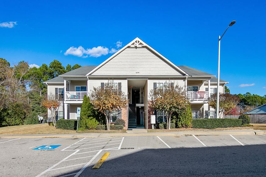McArthur Landing Apartments, 2500 McArthur Landing Circle, Fayetteville