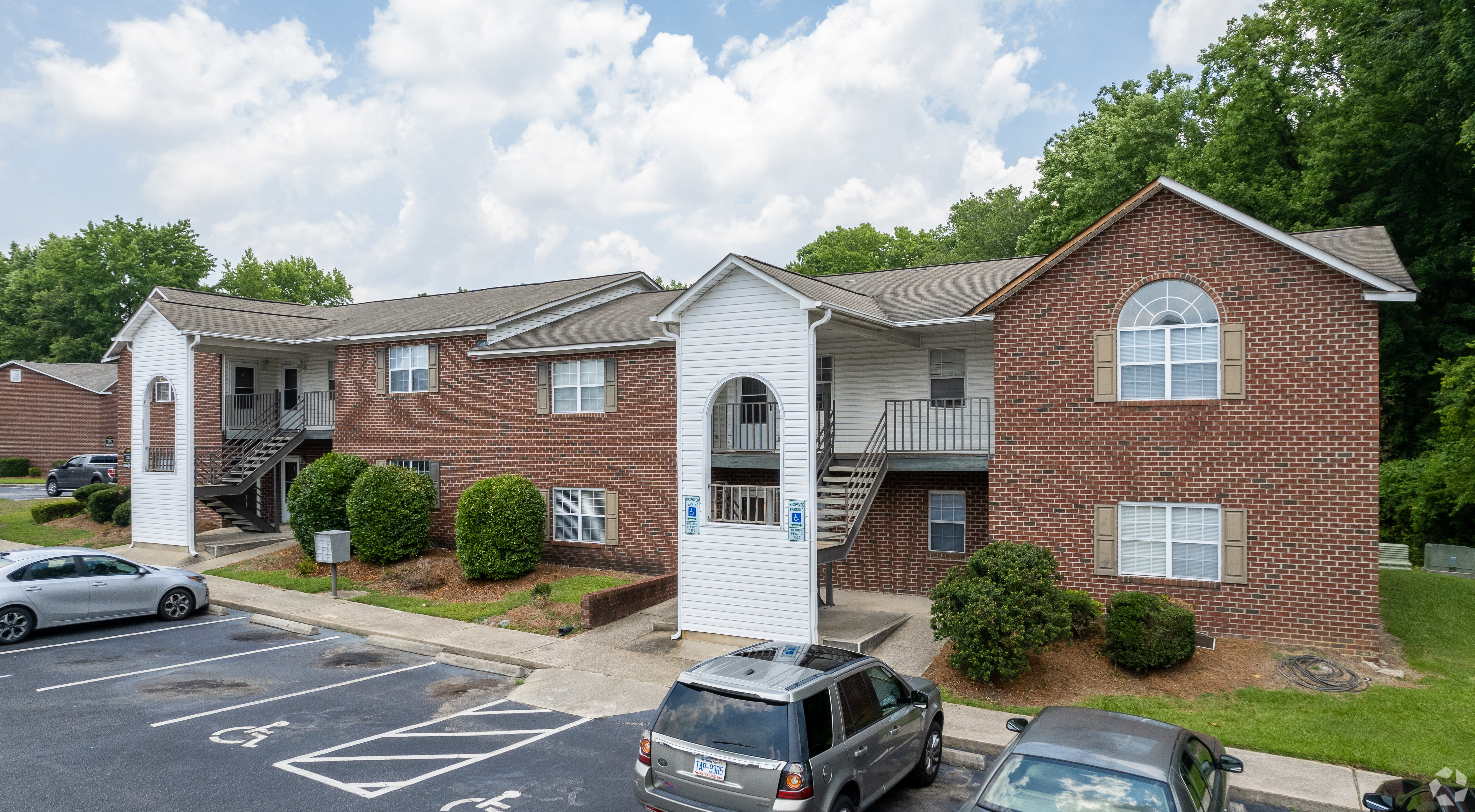 Arlington West Apartments