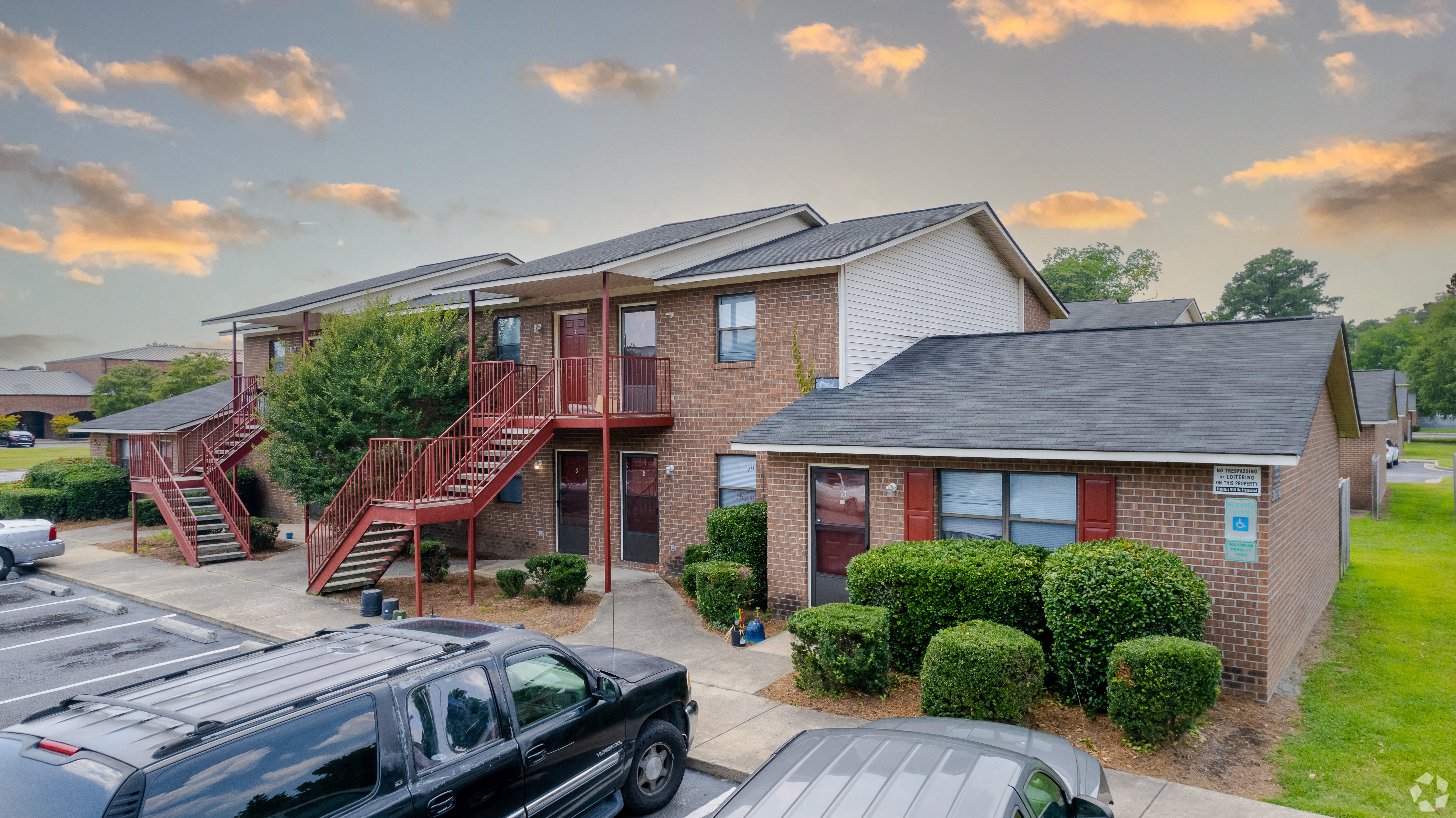 Arlington West Apartments