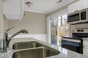 1 Rice Dr Ext. Apt. D5 2 Beds Townhouse for Rent - Photo Gallery 4