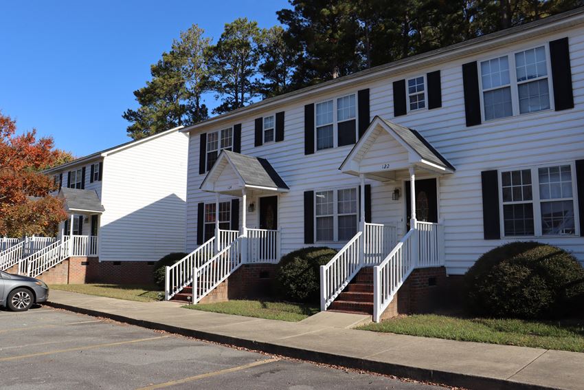 Caswell At Cambridge Apartments, 103132 Cambridge Pl, Smithfield, NC