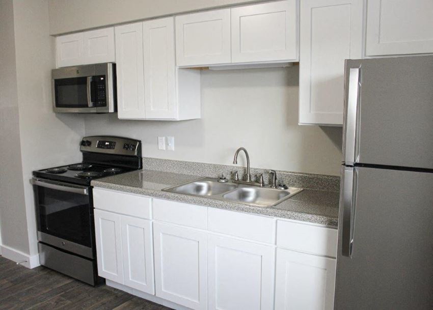 renovated apartments for rent downtown raleigh north carolina - Photo Gallery 1