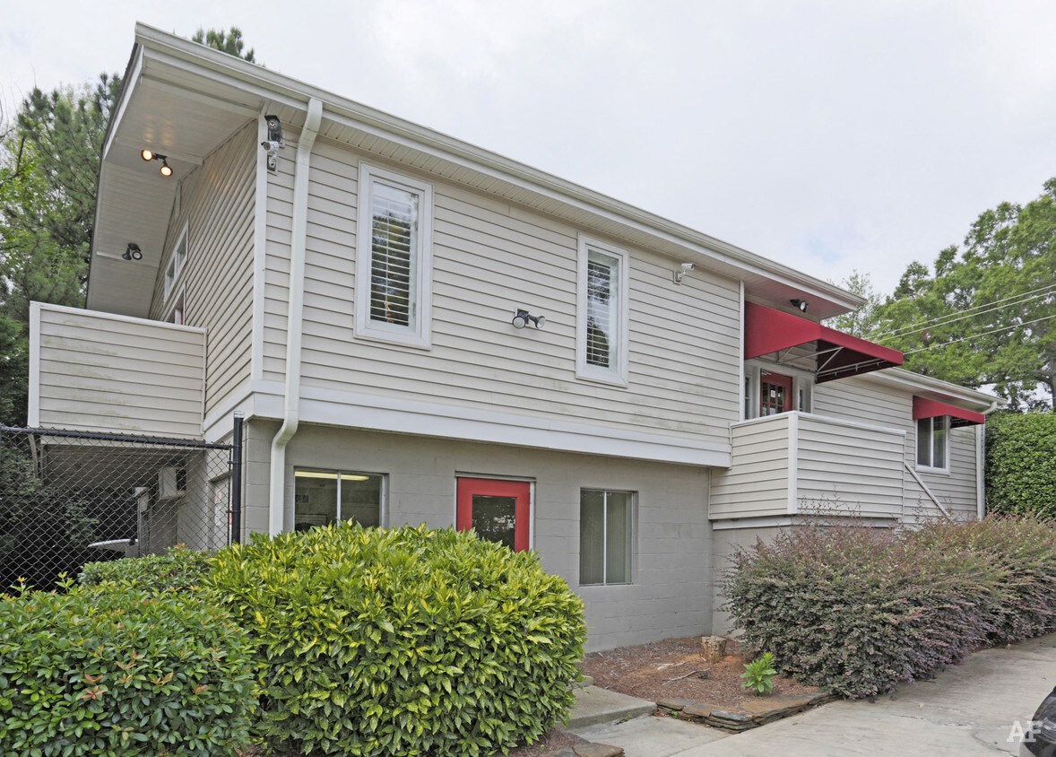 Meadowbrook & Brookridge Apartments, 9023 E WT Harris BLVD, Charlotte