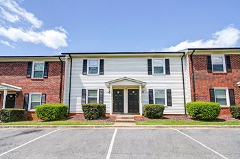 Ashbrook Village Apartments 2295 Pineview Lane Gastonia Nc Rentcafe