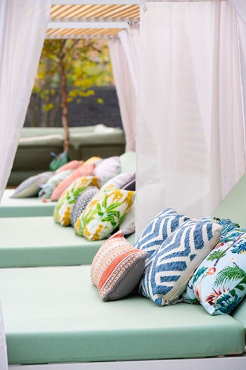 Poolside Lounge Chair - Photo Gallery 5