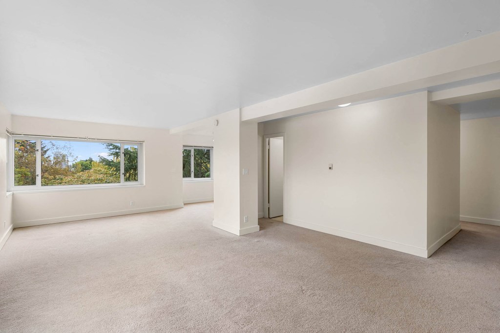 Carpeted Living Area at Celio Apartments, Oregon, 97205