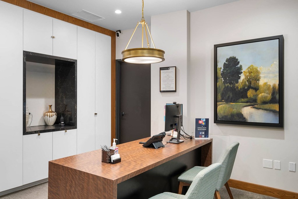 Office Desk at Vista St. Clair, Portland