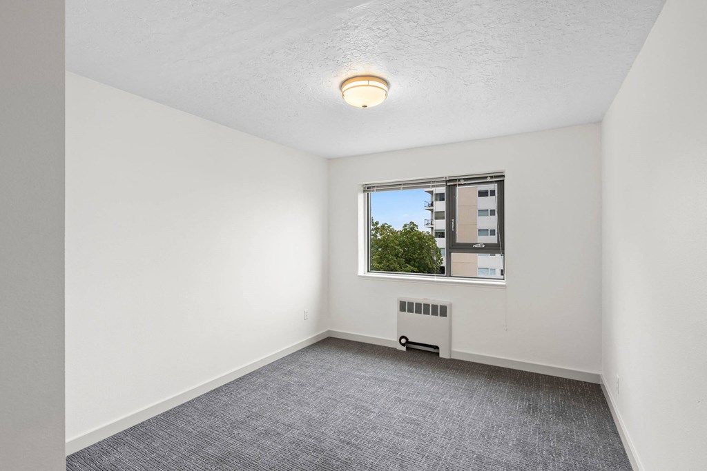 Carpeted Bedroom at Vista St. Clair, Portland