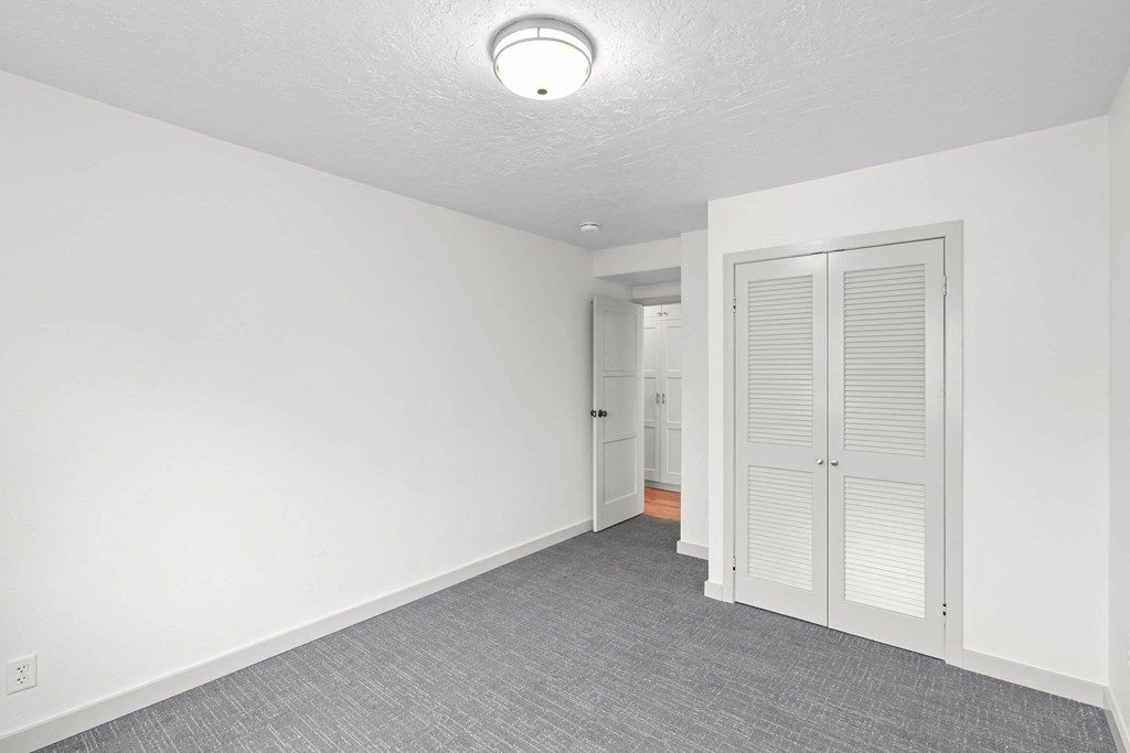 Plush Carpeting at Vista St. Clair, Portland, 97205