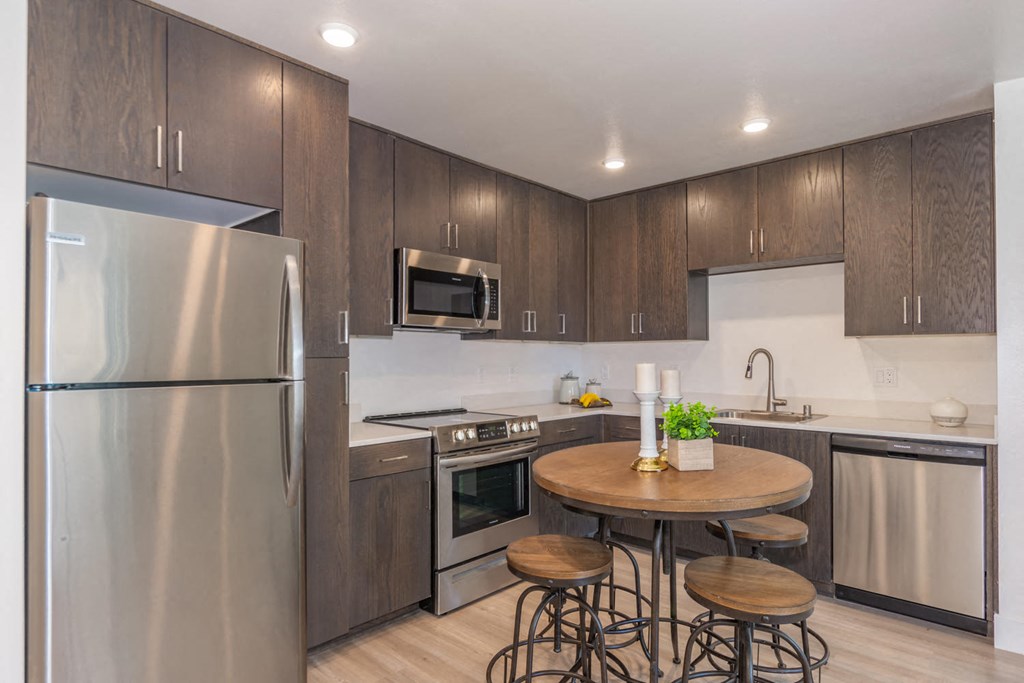 Windsor - Eat In Kitchen