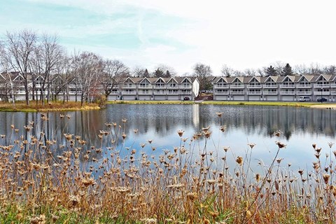 SUMMIT LAKES APARTMENTS