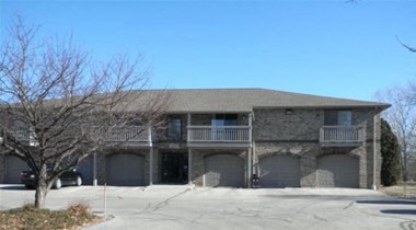 3809 E River Dr 2 Beds Apartment for Rent Photo Gallery 1
