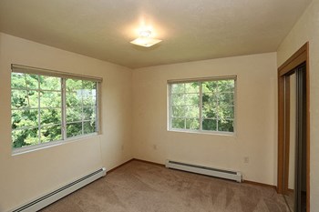 1225 Burton St #6 2-3 Beds Apartment for Rent - Photo Gallery 8