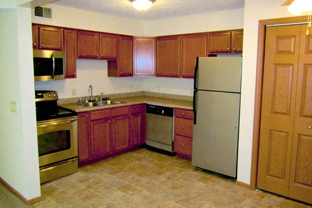 COLONIAL GARDENS APARTMENTS