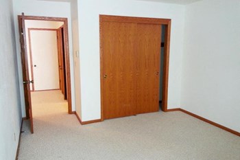 2927 Kensington Ln 1-2 Beds Apartment for Rent - Photo Gallery 15