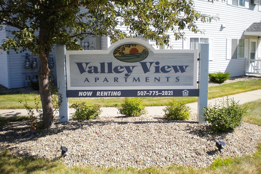739 Valley View Ct NE 2-3 Beds Apartment for Rent - Photo Gallery 1