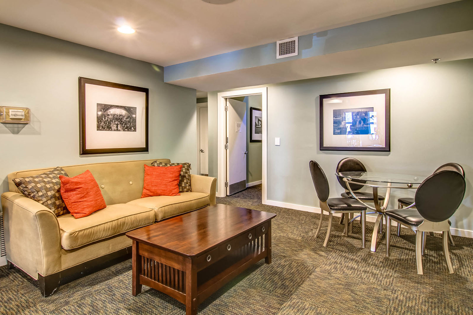 Resident Lounge at Madison Rockwood, Ballwin